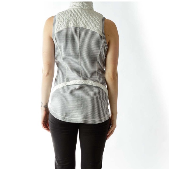 Lululemon cream gray striped vest with 2 zipper pockets and ear phone access - Picture 5 of 9